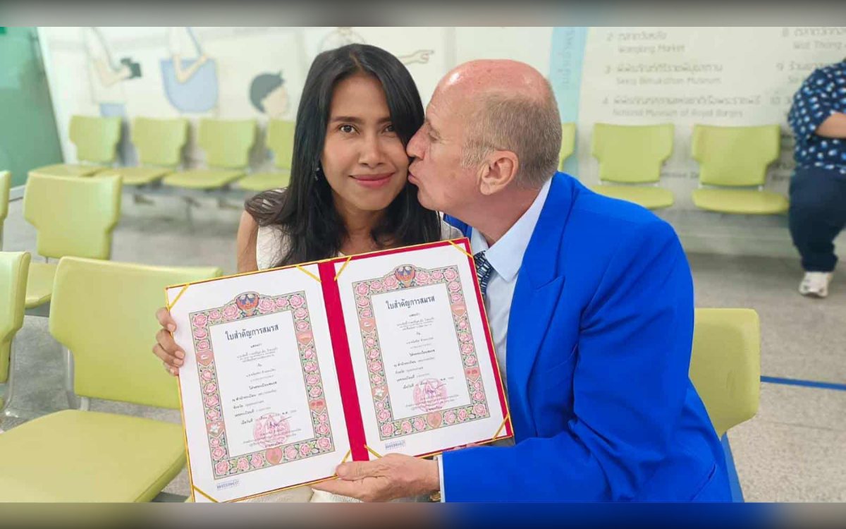 spoyzy-client-marriage-certificate คู่รักไทย-เบลเยียมถือใบสำคัญการสมรส ลูกค้าของ Spoyzy