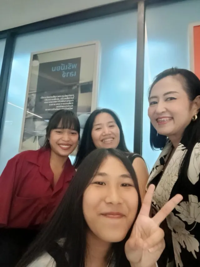 Spoyzy with clients at TLScontact Bangkok on submission day